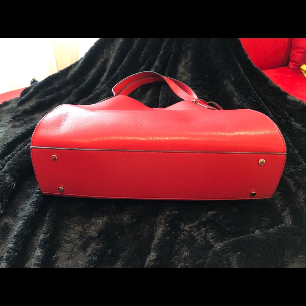 Totes - Picture 9 of 12
